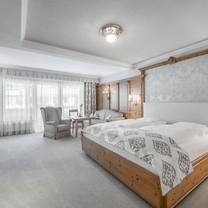 Deluxe Zimmer mit Kingsize-Bett